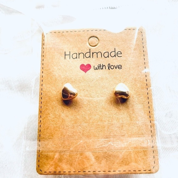 NWT Lot of 2 Festive Earrings – Gold Heart Stud & White/Gold Snowflake Drop - Picture 9 of 12